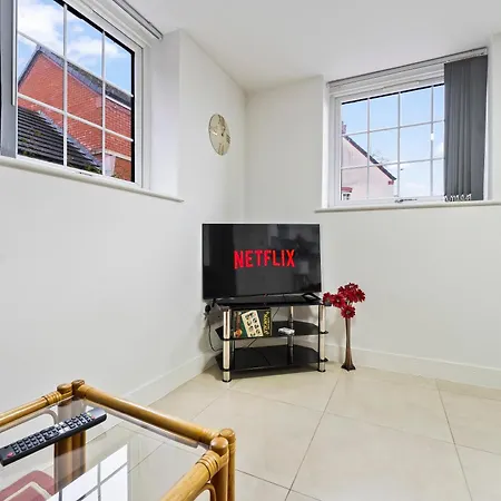 Apartament Bloom Court -sleeps 4-free Parking With Workstation & High-speed Wifi Birmingham