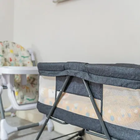 Bloom Court -sleeps 4-free Parking With Workstation & High-speed Wifi * Birmingham